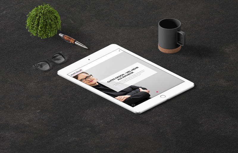 Landingpage gestalten - Tablet mit einer mobilen Ansicht der Website